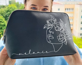 Cosmetic bag personalized with name, lineart (1)