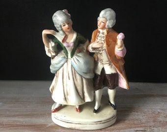 Authentic and antique Grafenthal statue of a couple, married couple