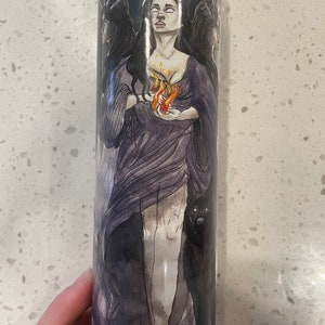 Vela da divindade Hekate Remastered