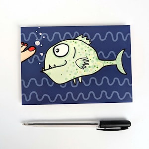 Poisson et pied / carte postale amusante / carte de vœux / Din A6 / format paysage / papier 300 g / impression mate / carte adaptée aux enfants / carte sans texte