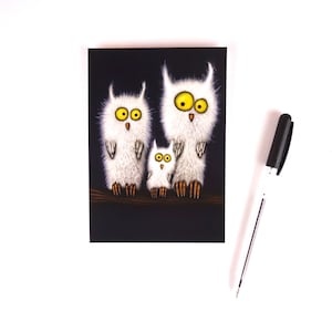 linda família de corujas / cartão postal / cartão de felicitações para crianças / Din A 6 / formato retrato / papel 300 g / impressão fosca / cartão sem texto / corujas engraçadas