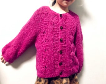 Cárdigan de niños de gran tamaño, tejido a mano, cárdigan de niña con botones de madera y patrón de encaje, lana de seda de alpaca, hecho a pedido