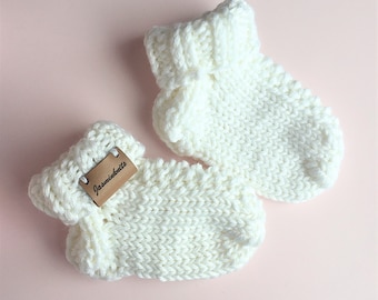 Baby socks hand knitted with pattern - 100 % merino wool baby kids socks - white socks - made to order