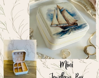 Beach Sailboat themed Mini Travel Small Jewellery Box with Nautical Boat, Sailboat Small Zip up Jewellery, Boat Jewellery Holder