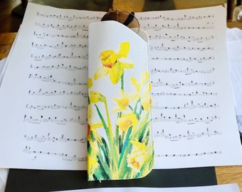 Faux Leather Sunglasses Glasses Pouch with Yellow Daffodils, Daffodil Holiday Accesories, Daffodil Glasses Case,Yellow Flower Glasses Case