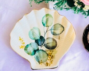 Glazed Ceramic Shell shaped Jewellery Trinket Dish with Green Eucalyptus, Eucalyptus Jewellery Holder, Ceramic Eucalyptus Ring Coin Dish