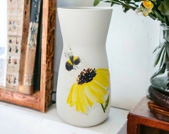 Bee Vase Handmade Vase Mothers Day Gifts Bee Home Decorations Bee Gifts Flower Gifts Bee Lovers Pretty Vase Gifts for Mum