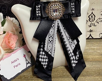 Romantic Bow Brooch