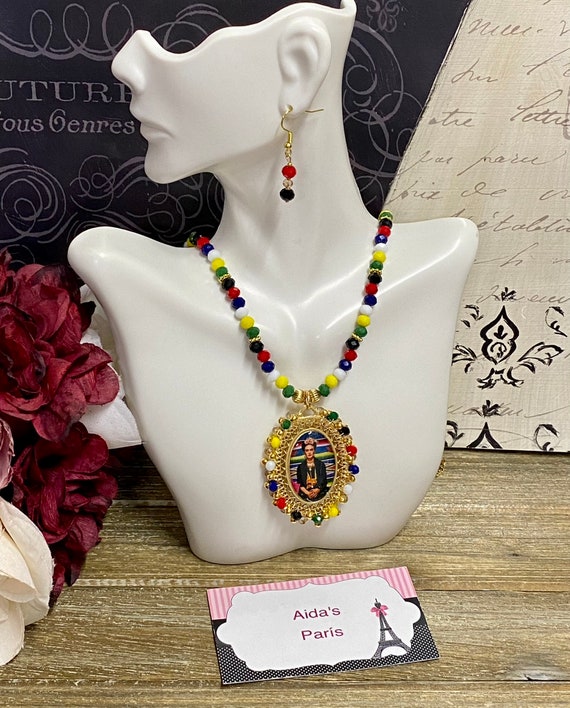 FRIDA PORTRAIT NECKLACE Etsy Canada