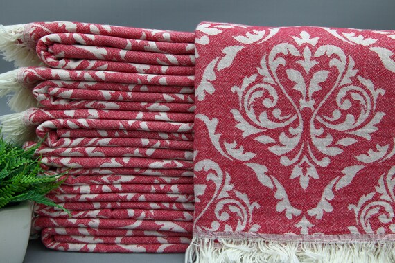 Bright red towels hotsell