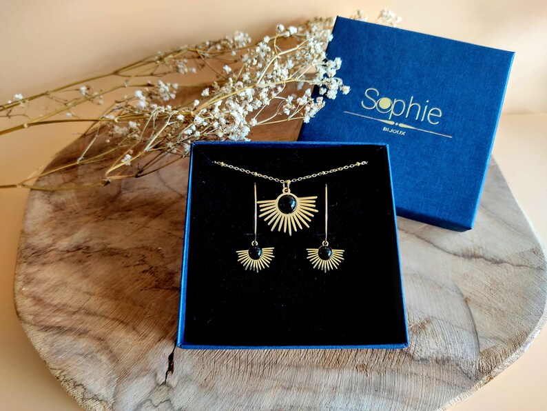 Jewelry set gift box necklace and earrings in stainless steel and mother of pearl or black or green tinted agate Agate noire