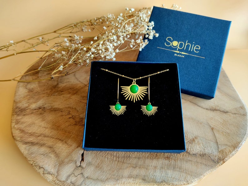 Jewelry set gift box necklace and earrings in stainless steel and mother of pearl or black or green tinted agate Agate verte
