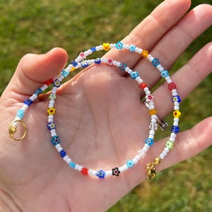 Collar Millefiori; collar de cuentas de flores de vidrio; collar de cuentas; collar de flores; collar delicado; collar de cuentas; collar de cuentas blancas; verano imagen 6