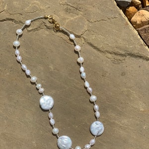 Collar de perlas; gran collar de perlas; collar de perlas redondas; collar de cuentas; perlas de agua dulce; collar llamativo de perlas; perlas de agua dulce;