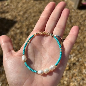 Turquoise and pearl bracelet; turquoise bracelet; pearl bracelet; turquoise beaded bracelet; freshwater pearl bracelet; bead bracelet; beads