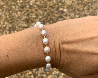 Pearl bracelet; freshwater pearl bracelet; pearl and gold bracelet; beach bracelet; boho bracelet; stacking bracelet; freshwater pearls;
