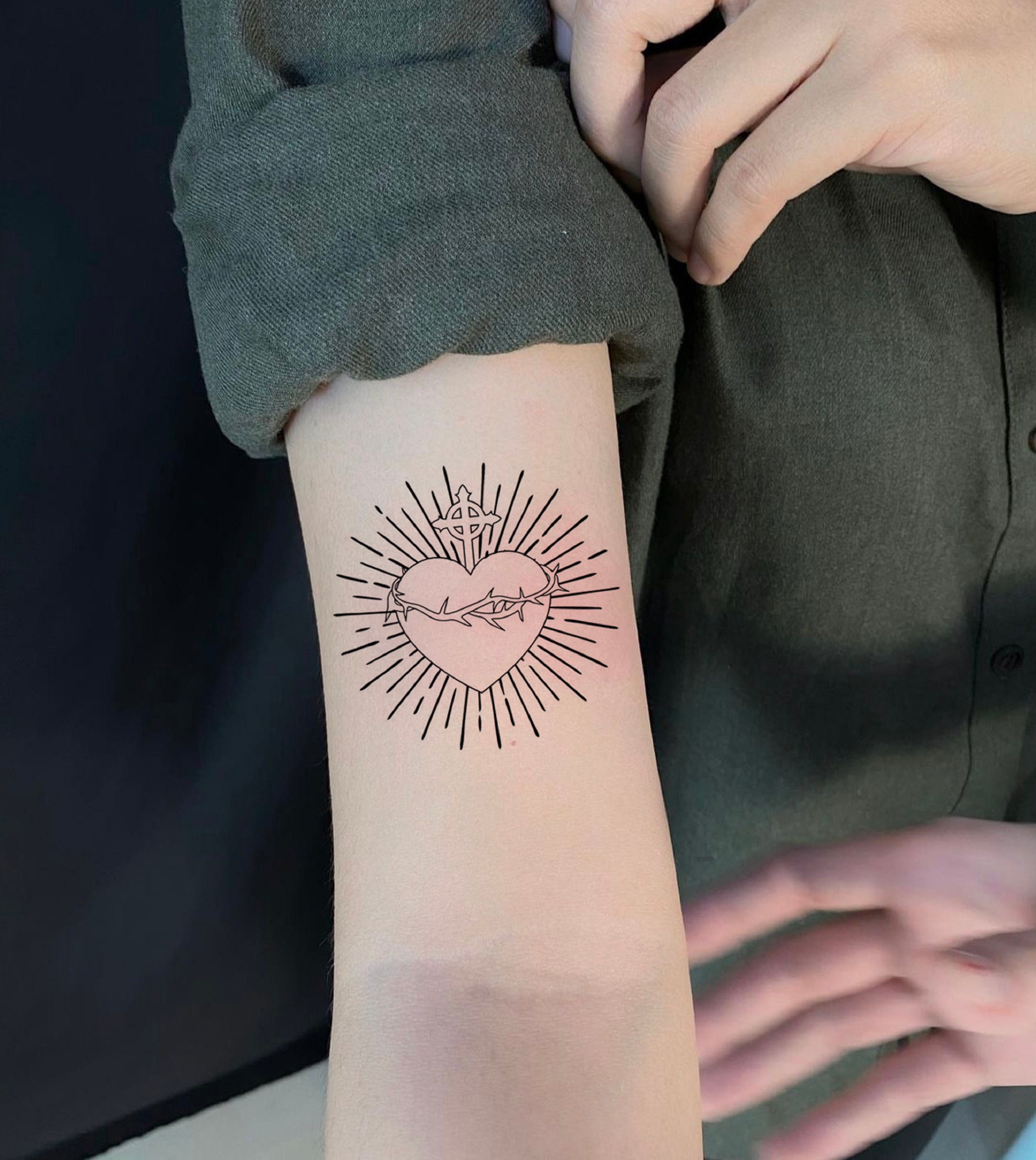 Sacred Heart Tattoo - Realistic Temporary Tattoos