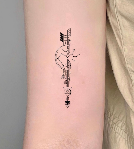 75 Unique Arrow Tattoos & Meanings (2023 Guide) | Compass tattoo, Arrow  compass tattoo, Arrow tattoo design
