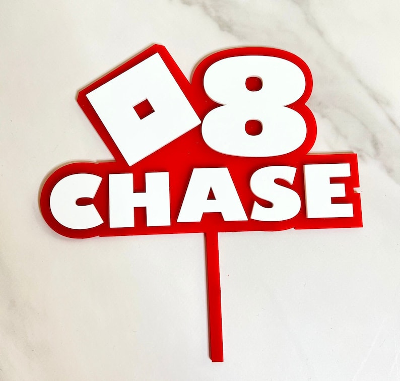 Roblox Cake topper up close