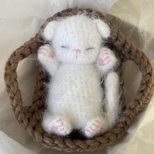 Christmas Gift Newborn Kitten Sleeping Fluffy White Toy. Realistic Cat in the basket|crib. Crochet Handmade Gift for Toddlers.