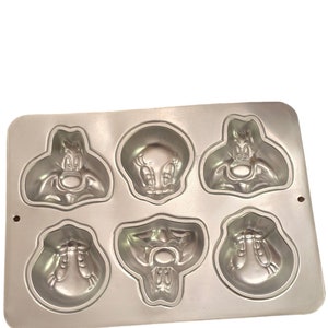 VTG 1994 Wilton Warner Bros TWEETY and SYLVESTER Muffin Cake Mold Pan 6 Molds