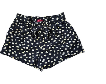 Shorts de cintura alta con estampado floral Hot Kiss para mujer, estilo bohemio, con bolsillos, estilo casual y lindo, ideales para festivales.