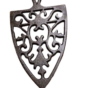 Vintage EMIG T-54 Cast Iron Footed Trivet with Handle - 9&quot; Black Kitchen Hot Plate