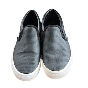 Vans Perforated Leather Black Classic Slip-on Sneaker Mens Sz 7 Womens Sz 8.5 Like New