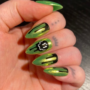 Green Chrome Drip PRESS ON NAILS | Black and Green Chrome Nails, Melting Smile Nails, Y2k Nails, Trendy Nails, Punk Nails, Euphoria Nails