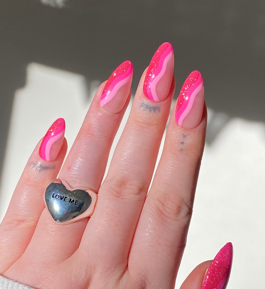 Retro Pink Sparkly Wavy Gel PRESS ON NAILS | 70s Vibes, Hot Pink