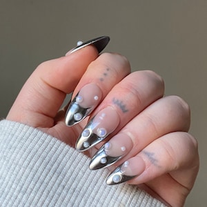 Silver Chrome French Tip PRESS ON NAILS |  Pearl Nails, Aesthetic Nails,  Luxury Nails, Y2k Nails, Fake Nails, 3D Nails, Trendy Nails