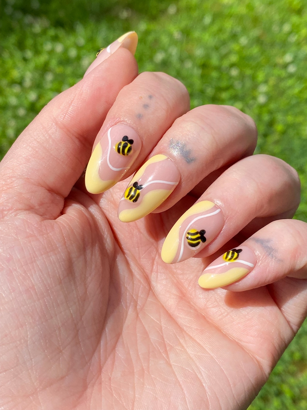 Golden Bumblebee 2025 Nail Trend