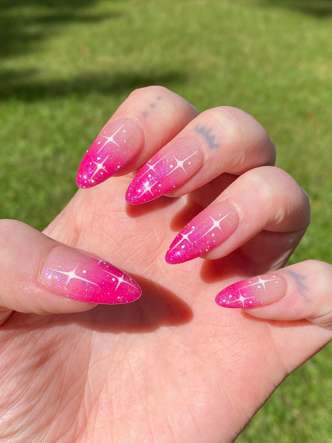 Y2K Neon Glitter Nails 2025 Trend