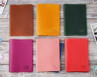 Personalized Leather Passport Holder - Custom Passport Cover for Women & Men - Monogram Passport - Traveler&#39;s Gift - Gift for Women