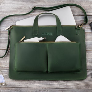 Funda para portátil personalizada - Funda de cuero para portátil - Maletín para MacBook personalizado - Bolso para portátil con relieve - Funda para MacBook - Regalo para jefe