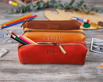 Personalisierte Federtasche aus Leder - Stifthalter nach Maß - Schlanke Künstlertasche mit Prägung - Stiftetui für Künstler - Personalisierte Bürogeschenke