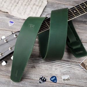 Gepersonaliseerde gitaarband - Lederen verstelbare gitaarband - Aangepaste riem voor gitaar - Muzikantcadeaus - Cadeau voor mannen
