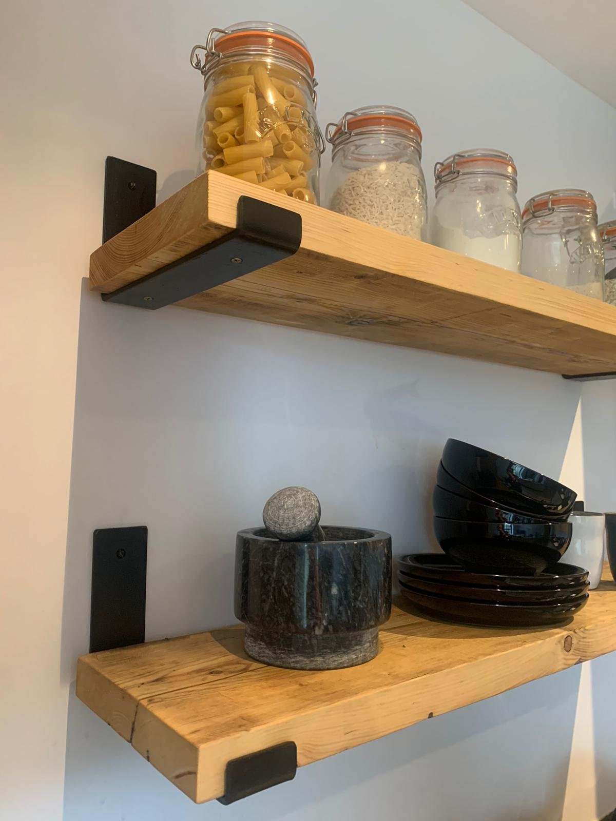 Estantes de madera recuperados con soportes industriales de | Etsy