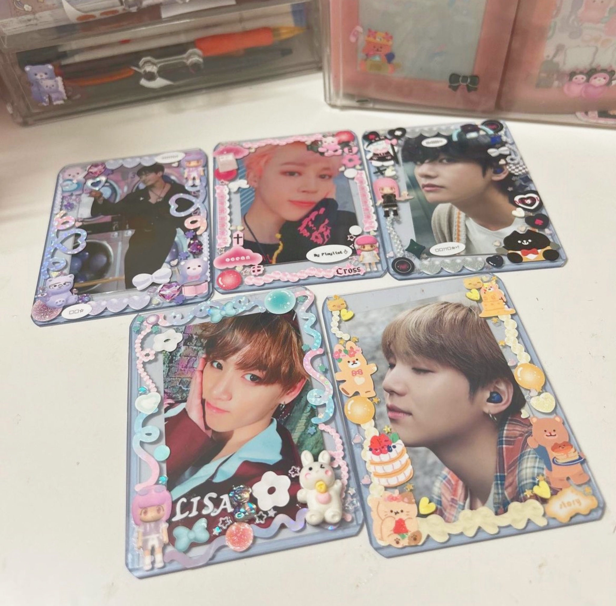 とこちゃん⚠️リトグラフ：テッド・タナベ2点おまとめ　確認事項⚠️ Mystery Toploader Deco | Kpop Photocard, Kpop Surprise