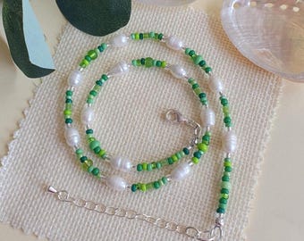 Bright green necklace: freshwater pearls, green, white and silver beads - Green beaded necklace - Pearl beaded necklace for women - Handmade