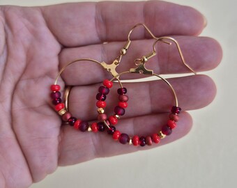 Beaded hoop earrings red - Red gold earrings - Red seed bead hoop earrings