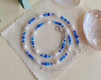Royal blue necklace: freshwater pearls and tiny glass beads - Seed bead necklace - Blue beaded necklace