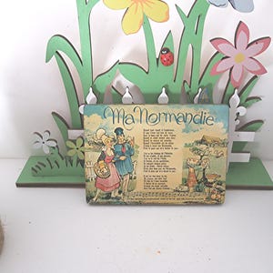 Cadre mural avec carte postale vieillie titre Ma Normandie