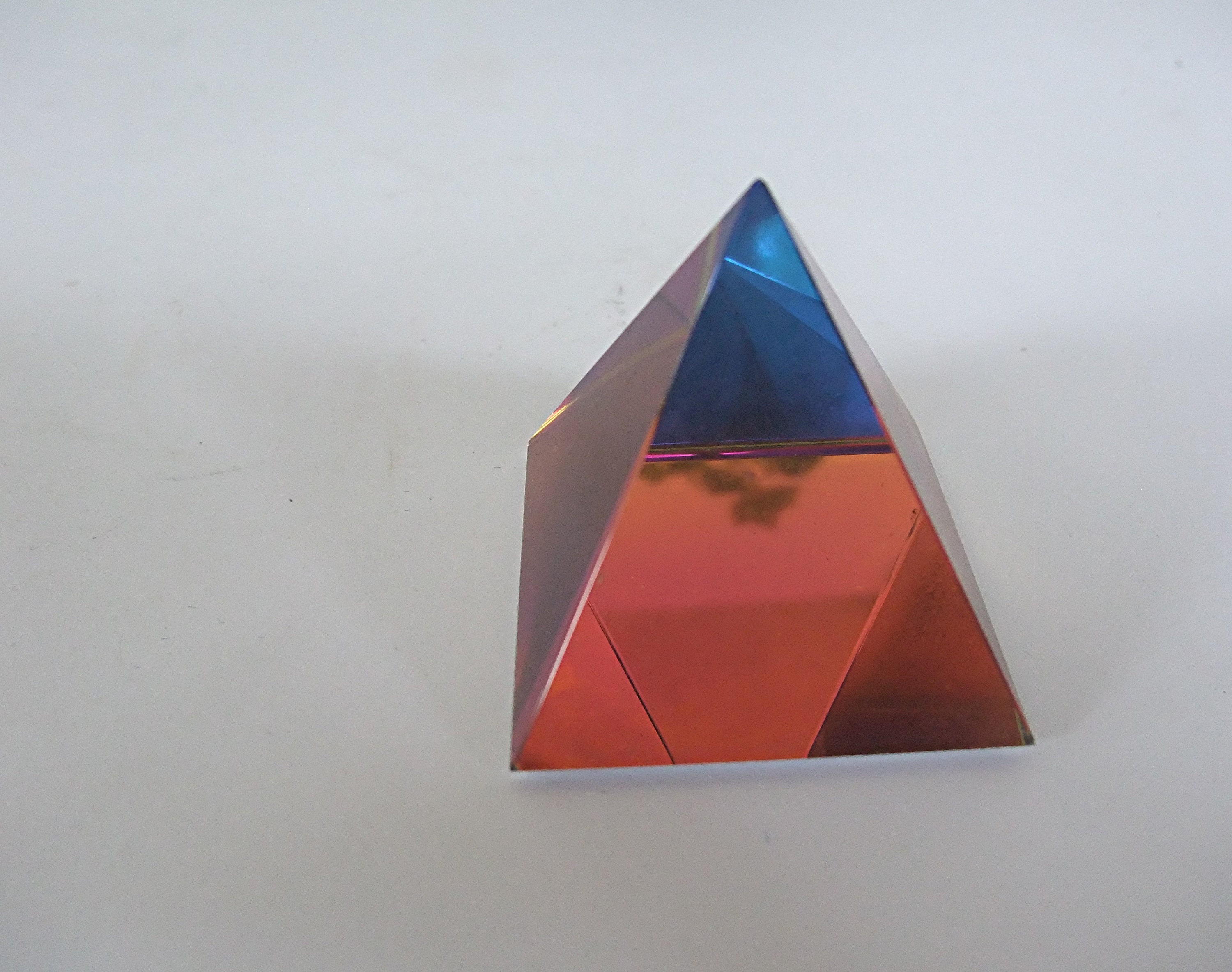 Pyramide /Verre | ou Cristal ?/Décoration/Couleurs/Cadeau