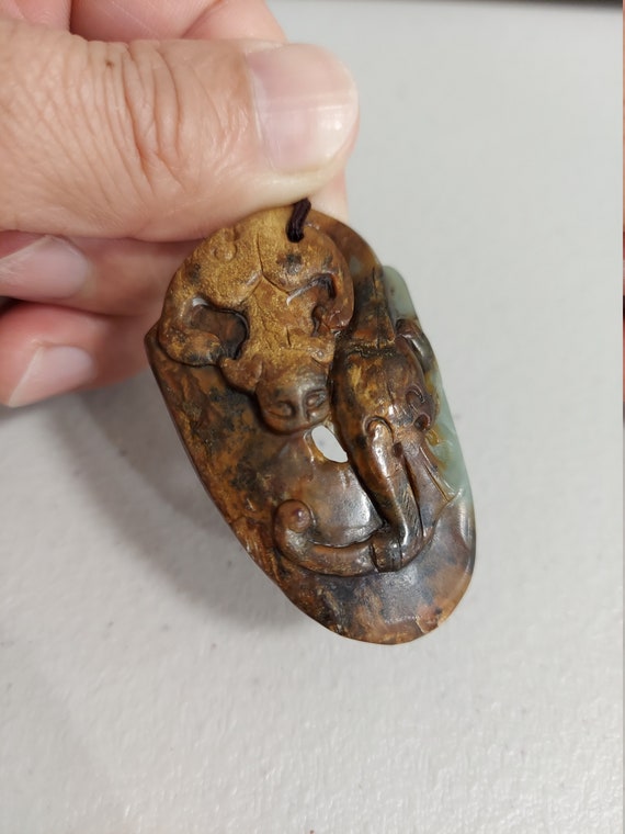 Chinese Ming Dynasty Hetian Jade Dragon Amulet