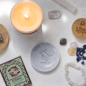 Aquarius Zodiac Gift Set | Bracelet, Crystal, Candle, Incense & Jewelry Dish | Perfect for Astrology Lovers