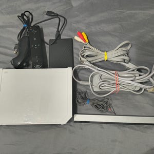 2tb Wii console bundle 950 Wii and GameCube games+ 32gb retro collection
