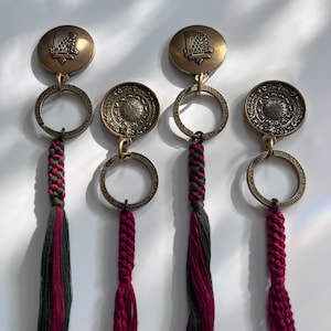 Talismán tibetano de protección, amuleto de los ocho trigramas, colgante de cobre del zodíaco chino Feng Shui, llavero con mantra, llaveros de la suerte, regalos para amigos. imagen 14