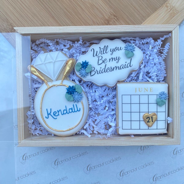 Bridesmaids proposal cookies /engraved wooden box/kosher cookies/blue flowers/Printed bridesmaid cookie box/ bridesmaids cookies/bridalsquad