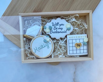 Bridesmaids proposal cookies in custom engraved wooden box/kosher cookies/Neutral flowers/Printed bridesmaid cookie box/ bridesmaids cookies